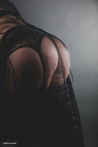 shooting photo femme ; shooting photo savoie ; shooting photo chambery ; shooting photo chambéry ; shooting photo ; shooting photo aix les bains ; shooting photo la ravoire ; seance photo ; shooting portrait ; shooting portrait savoie ; seance portrait savoie ; shooting portrait chambery ; seance portrait chambery ; shooting portrait chambéry ; shooting portrait chambéry ; photosavoie ; photo savoie ; photographe chambery ; photographe savoie ; studio photo ; portrait ; photo corporate ; photographe corporate ; shooting corporate ; photo cv ; photographe cv ; lingerie ; seance lingerie ; shooting lingerie ; boudoir ; glamour ; seance glamour ; shooting glamour ; shooting lingerie chambery ; shooting lingerie chambéry ; bon cadeau shooting photo chambery ; bon cadeau shooting photo savoie